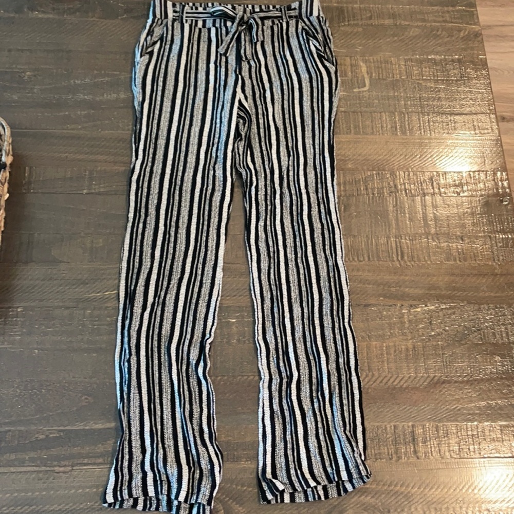 Cute black and white dressy pants from tillys